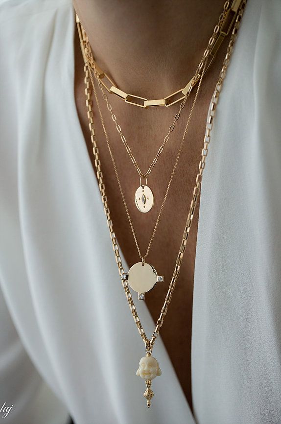 Long Tassel Necklace, Gilded Age, Neck Jewellery, Jewelry Lookbook, Gold Fashion, Gothic Jewelry, Pretty Jewellery, Tassel Necklace, Jewelry Inspiration