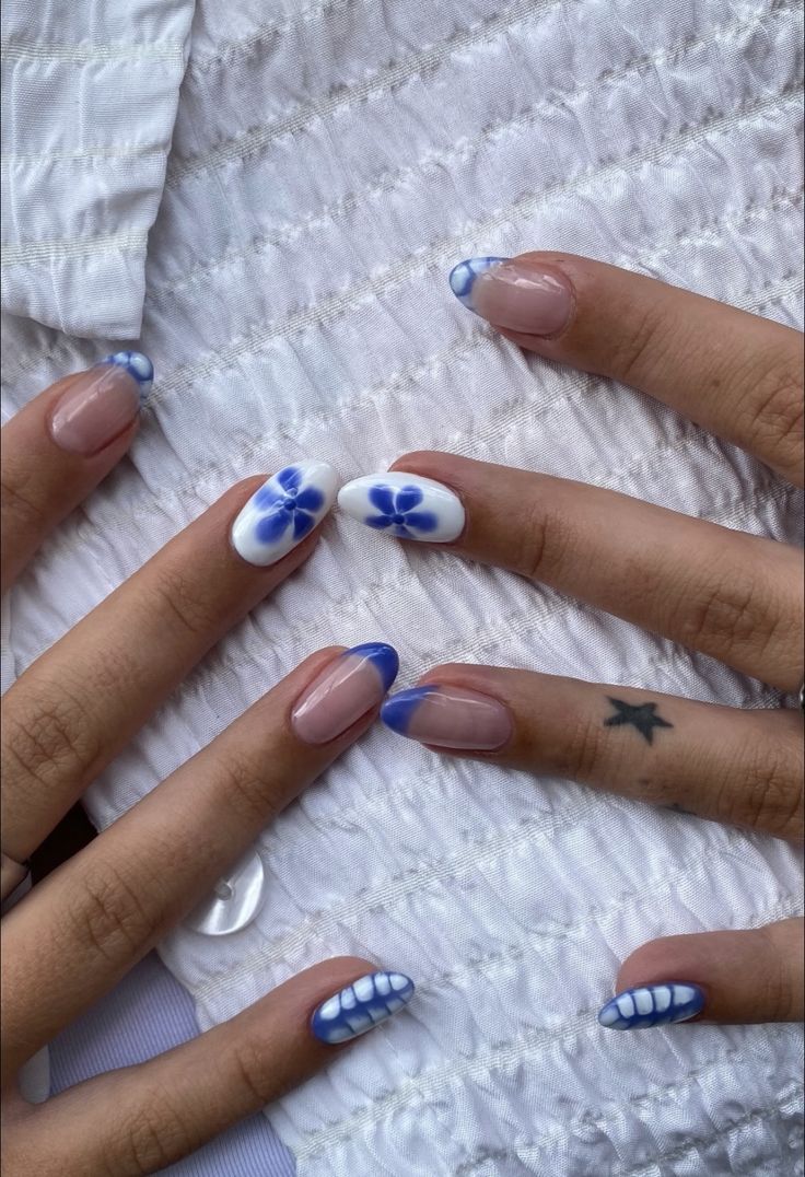 Easy Nail Designs Neutral, Mis Match Nail Designs, Simple Design Almond Nails, Navy Nails Design Winter, Nail Inspo For Hawaii, Easy Simple Acrylic Nails, Navy Blue And Pink Nails Acrylic, Super Cute Christmas Nails, White Blue Flower Nails