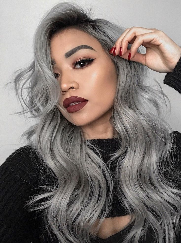 13 Grey Hair Color Ideas to Try - Ninja Cosmico Bob Riccio, Prevent Grey Hair, Hairstyle App, Grey Ombre Hair, Grey Hair Dye, Silver Hair Color, Ombré Hair, Grey Hair Color, Ombre Hair Color