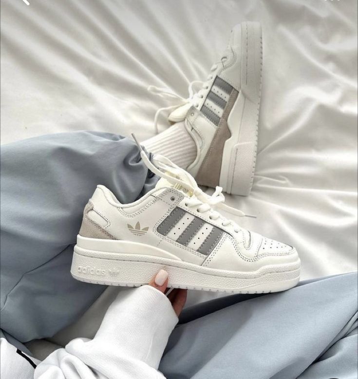 Adidas Forum Bold, Mode Aesthetic, Adidas Shoe, Replica Sneakers, Pretty Sneakers, Forum Low, Trendy Shoes Sneakers, Aesthetic Luxury, Dr Shoes