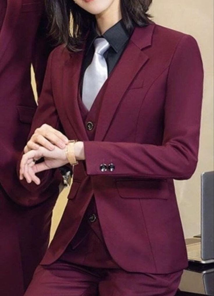 Maroon Color Womens Luxury Premium 3 Piece Suit/two piece suit/top/Womens suit/Womens Wedding Suit/ Women's Coats Suit Set. Item Include :- Blazer + Vest + Pant Fabric:- Imported Premium  Color:- Maroon Dry Clean Recommended The dress is for weddings, Parties, Proms, and Many Occasions. We make the suit according to our Standard size chart If you are not sure about your size/measurement, please give your body measurements in inches & and centimeters so we make the perfect suit for you. shoulder Wine Suit, Wedding Suit Women, Tomboy Stil, Women Suits Wedding, Woman In Suit, Womens Suit, Trendy Suits, Suit For Women, Woman Suit Fashion