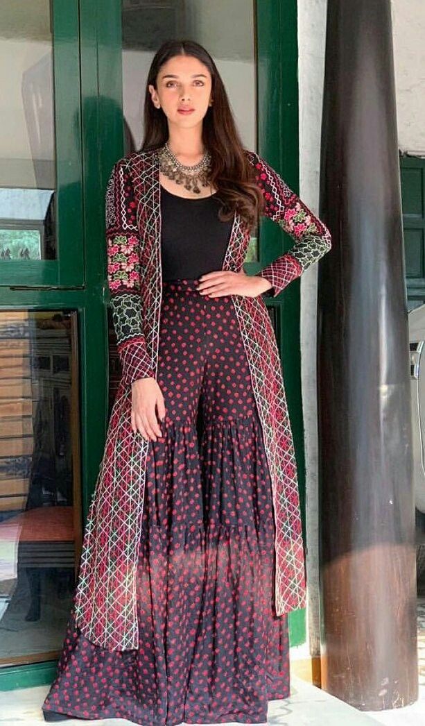 Dressing Outfits, Mode Turban, Casual Indian Fashion, Salwar Kamiz, Traditional Indian Outfits, Indian Gowns Dresses, Trendy Dress Outfits, Kurti Designs Party Wear, Designer Party Wear Dresses