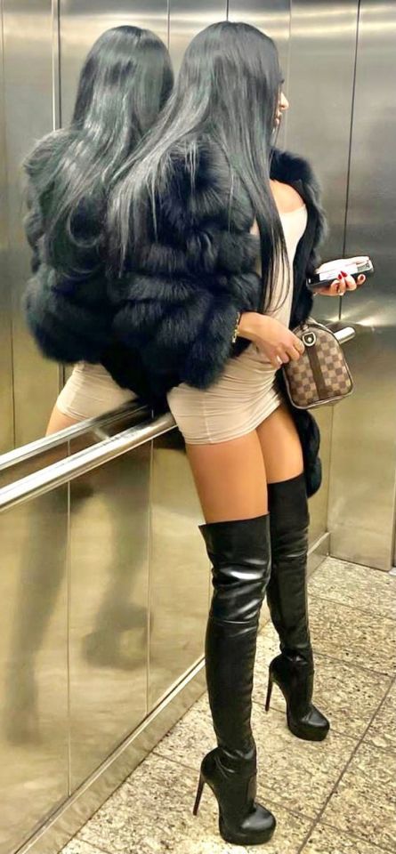 High Boots Outfit, Chique Outfits, Thigh High Boots Heels, High Leather Boots, Fur Fashion, Hot Outfits, Boots Outfit, Thigh High Boots, Thigh High