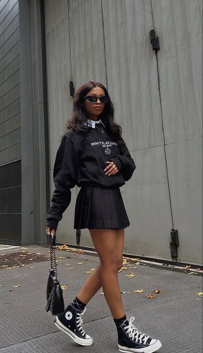 All Black Outfit Skirt Winter, Autumn Outfits Baddie, Short With Boots Outfits, Techno Outfit Winter, Short Black Skirt Outfit Casual, Outfits With Black Tennis Skirt, Alternative Outfits Black Women, Fall Black Skirt Outfits, Outfit With Long Black Skirt