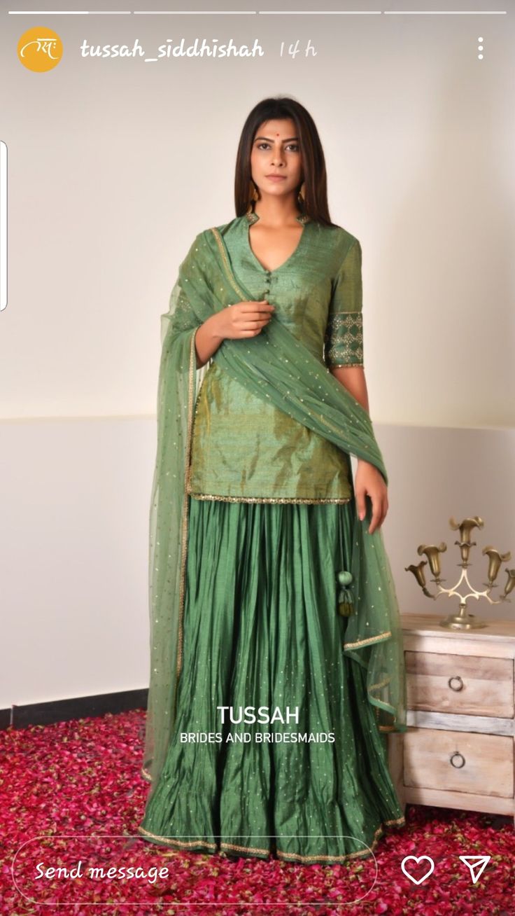 Unique Wedding Outfits Indian, Green Dress Indian, Green Sharara Suit, Indian Dress Up, Long Blouse Designs, Sharara Designs, Trendy Outfits Indian, Indian Outfits Lehenga, Indian Designer Suits