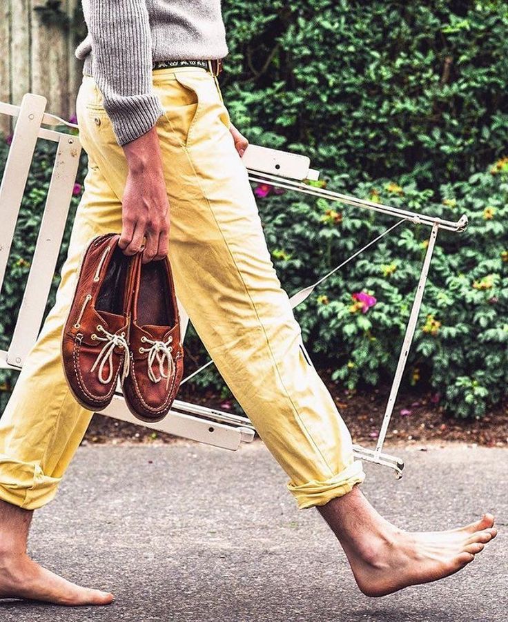 Chinos Men Outfit, Chinos Men, New England Prep, Preppy Looks, Preppy Man, New England Summer, Mens Fashion Winter, England Summer, Men Streetstyle