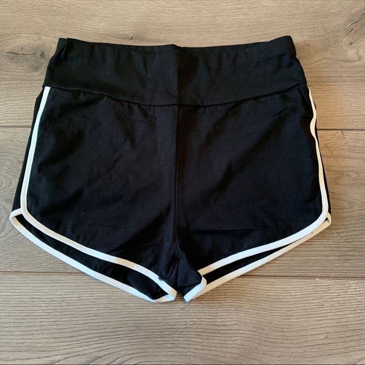 Black Dolphin Shorts With White Piping. Great For Wearing Alone Or Over A Swimsuit Bottom. Black Summer Workout Bottoms, Black Stretch Summer Bottoms, Black Summer Athletic Shorts, Femboy Shorts, Black Dolphin, Grey Sweat Shorts, Neon Shorts, 80s Fashion Trends, Shein Shorts