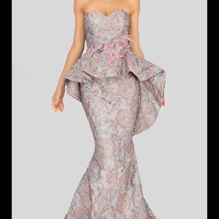 My Mom Wore This To My Wedding. She’s 5’4 And Got It Hemmed To Fit With Heels. Worn Once And In Great Condition Elegant Ruffled Dress For Reception, Elegant Ruffled Gown For Reception, Pink Peplum Dress For Wedding, Pink Peplum Wedding Dress, Elegant Dress With Detachable Train And Mermaid Hem, Elegant Gown With Sweetheart Neckline For Reception, Elegant Peplum Dresses For Gala, Fitted Strapless Dress For Reception, Elegant Reception Dress With Sweetheart Neckline