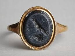 Image result for ancient signet rings Raven Perched, Modern Gold Ring, Imperiul Roman, Roman Jewelry, Historical Jewellery, Ancient Jewelry, Jewelry Inspo, Pretty Jewellery, Signet Ring