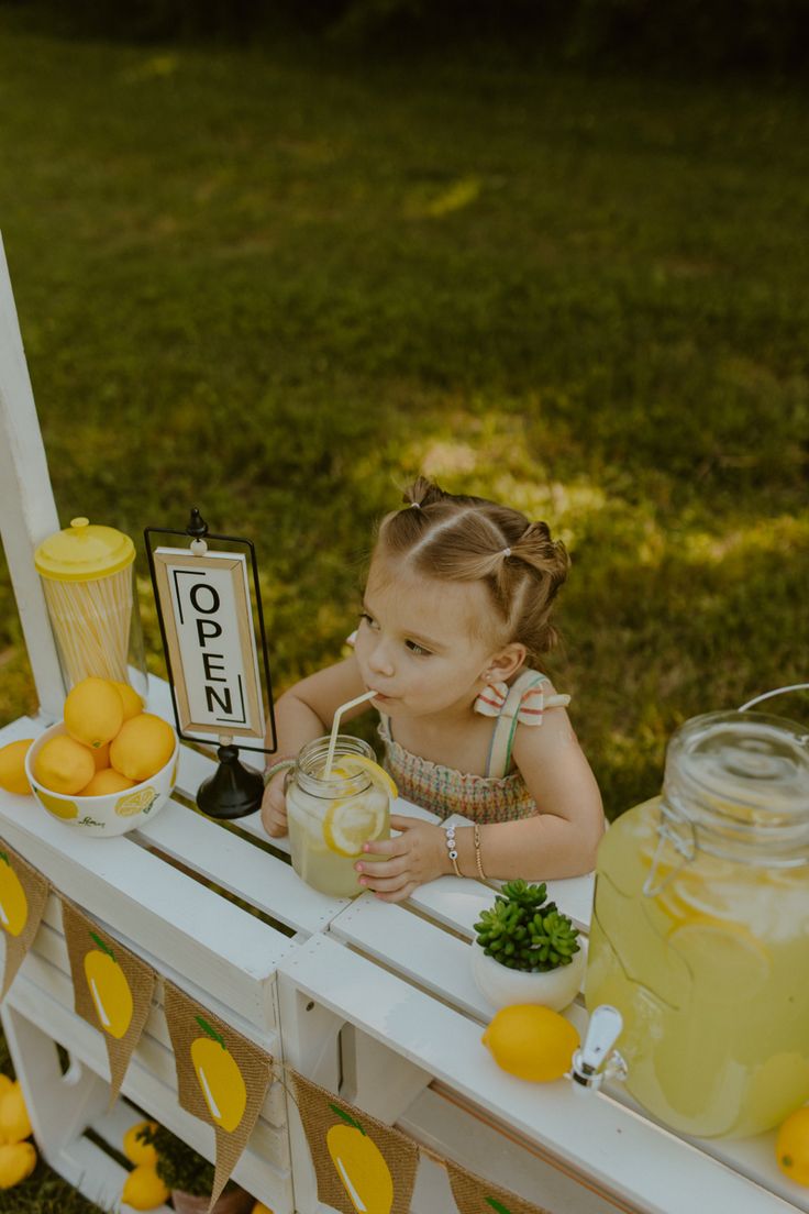 Kids Summer Photoshoot, Lemonade Stand Mini Session, Lemonade Photo Shoot, Lemonade Stand Photo Shoot, Kids Lemonade Stands, Kids Lemonade, Party Photoshoot, Photography Mini Sessions, Milestone Pictures