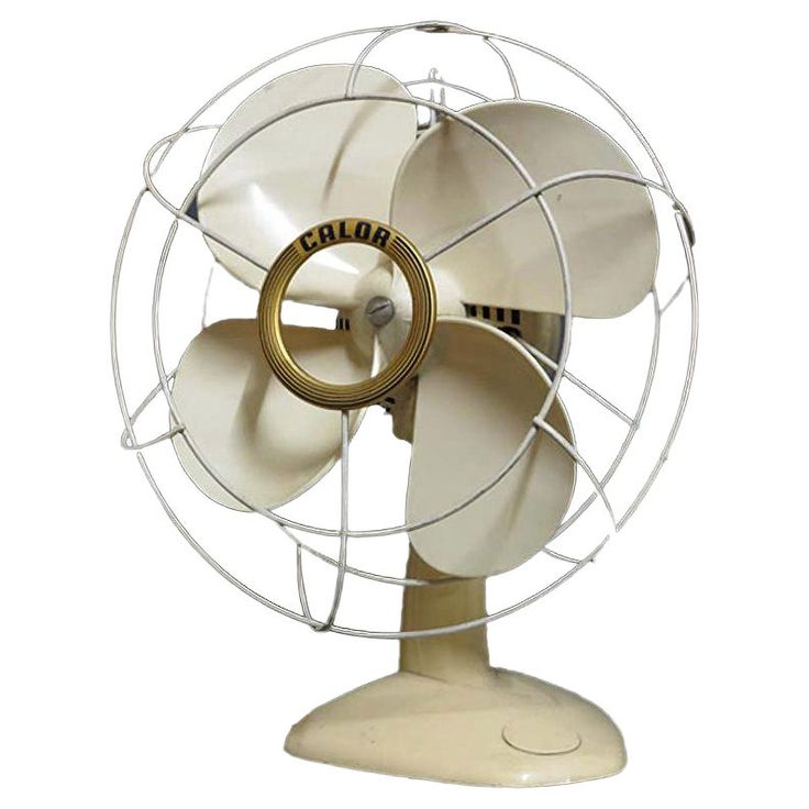 an old style fan with two blades on the front and one blade on the back