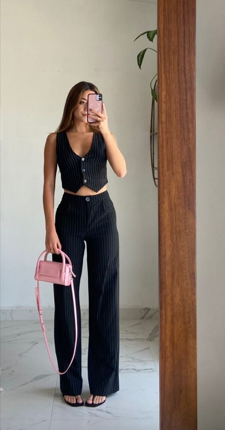 Outfits For Small Torso, Podcasts Aesthetic, Italy Abroad, 30s Outfits, Feminine Fits, Corporate Core, Outfit Formal Mujer, Shifting Outfits, Office Fits