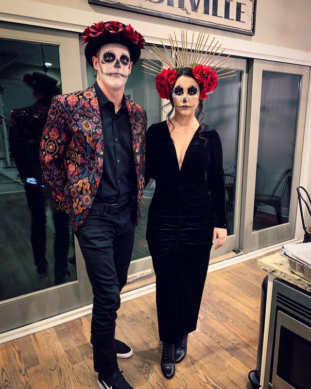 Day Of The Dead Dress Up, Day If The Dead Costume Women, Couple Day Of The Dead Halloween Costumes, Day Of Dead Couple Costume, Simple Day Of The Dead Outfit, Day Of The Dead Bride And Groom, Catrina Couple Costume, Catarina Costume, Day Of The Dead Men Costume