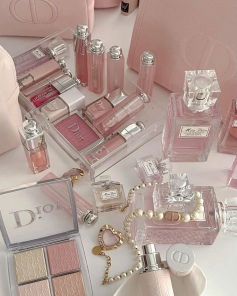 Profumo Victoria Secret, Koleksi Makeup, Koleksi Parfum, Dior Aesthetic, Fancy Makeup, Dior Makeup, Pretty Skin Care, James Charles, Pink Makeup