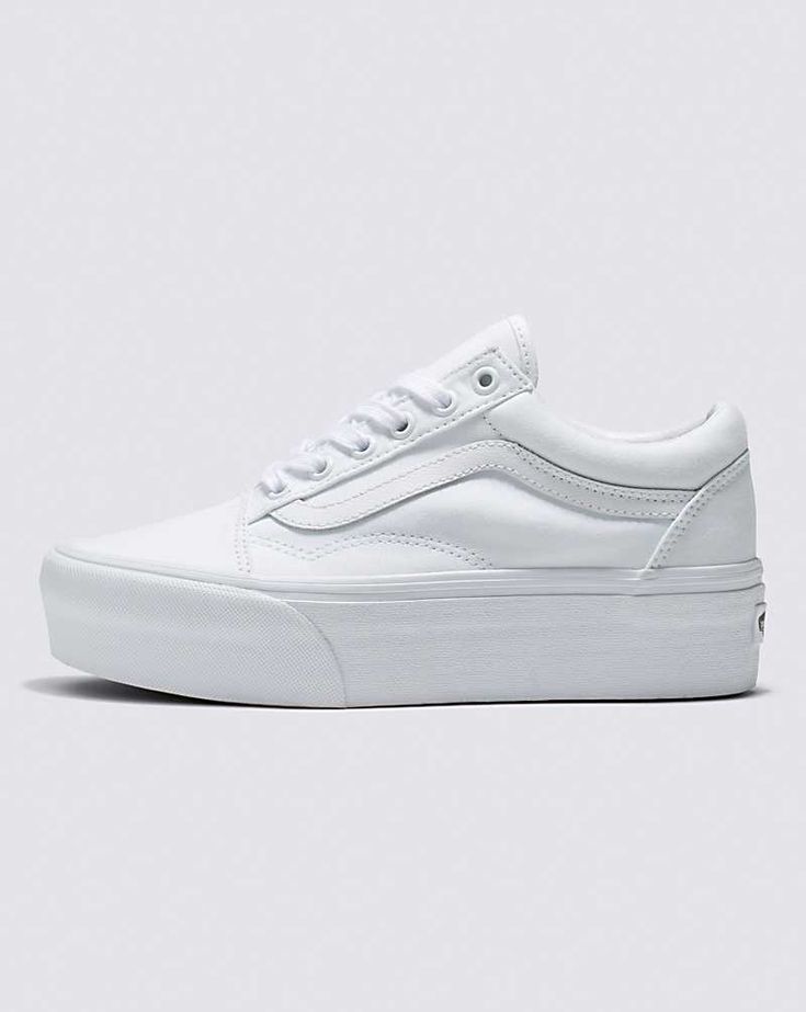 White Platform Vans, Platforms Aesthetic, Vans Platform Sneakers, Old Skool Stackform, Platform Vans, Pretty Sneakers, White Platform Sneakers, Tenis Vans, White Shoe