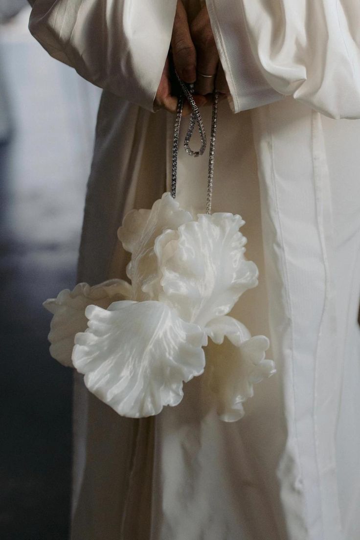 Highlights And Lowlights, Bridal Bag, Flower Bag, Iris Flowers, Luxury Bridal, Looks Chic, Looks Style, White Flower, Online Accessories