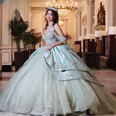 ad eBay - Elegant Green Quinceanera Dresses Party Ball Gown Sweetheart Neck Bridal gowns - Buy Now, click the link (eBay) Fantasy Gowns Queens, Royal Dresses Fantasy, Princess Ball Gowns Royals, Unique Ball Gowns, Fantasy Ball Gowns, 1700s Aesthetic, Fairytale Ballgown, Cotton Dress Indian, Green Quinceanera