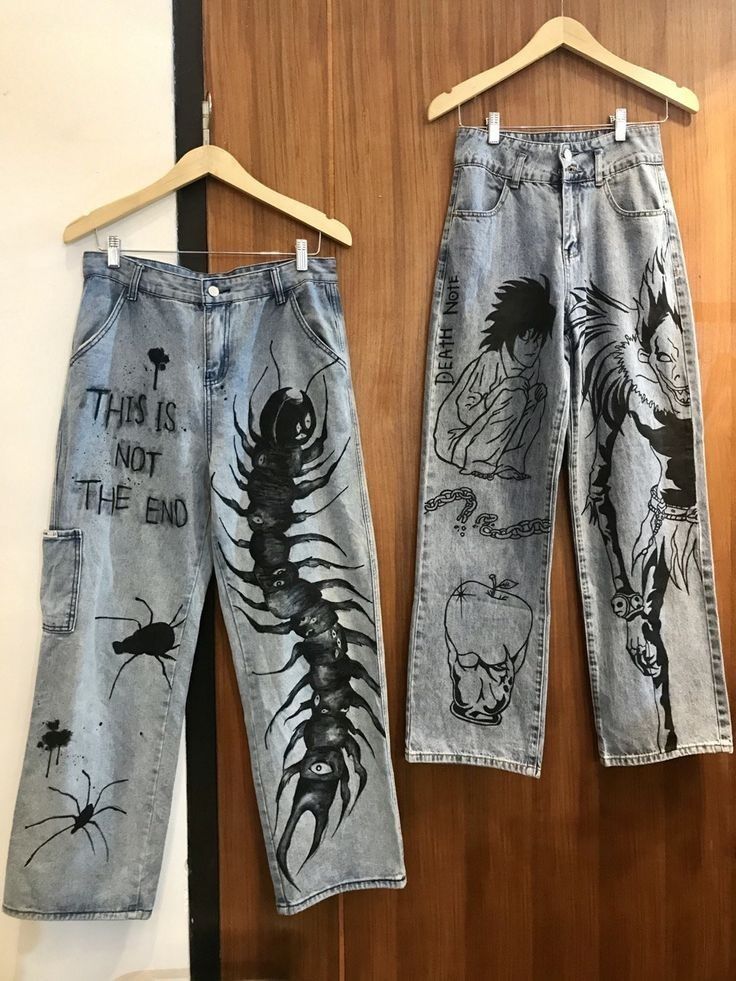 Bleach Anime Clothes, Jeans With Painting, Paint On Jeans Diy, Anime Pants Design, Diy Jeans Painting, Jeans Drawing Ideas, Pants Paint Design, Painting Pants Idea, Black Painted Jeans