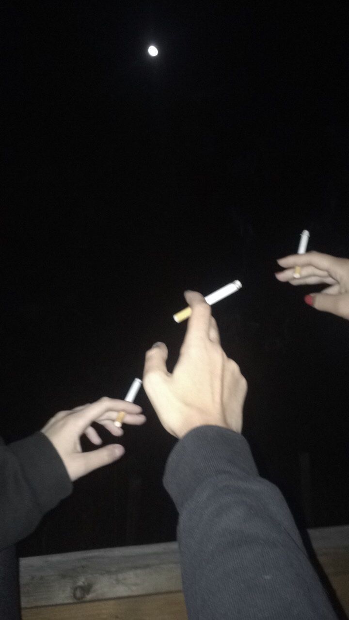 #cigarette #cigarettes #cigarettesadtersex #aesthetic #smoke #smokeaesthetic #cigaretteaesthetic #grunge #smokegrunge Rauch Fotografie, Alcohol Aesthetic, Grunge Photography, Aesthetic Grunge, Grunge Aesthetic, Black Aesthetic, Dark Aesthetic, My Aesthetic, Aesthetic Pictures