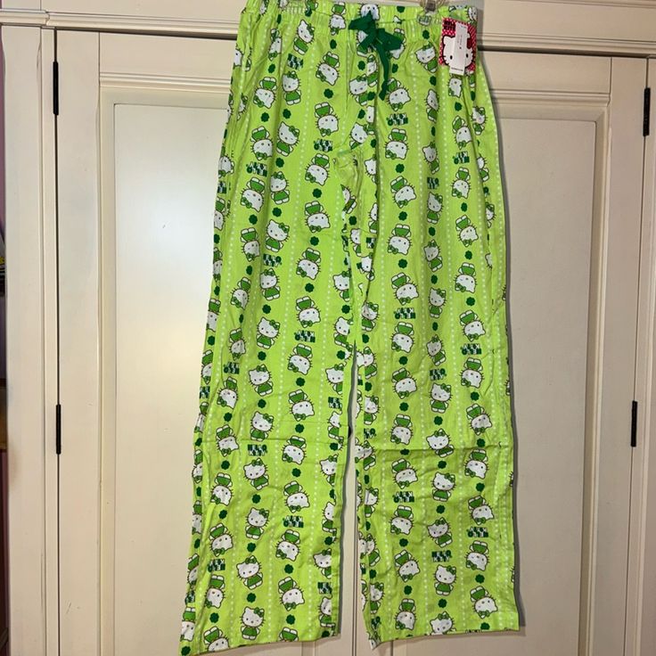 Old Navy Sanrio Hello Kitty St. Patrick’s Day Pajama Pants Size Medium New Women’s Size Medium New With Tags Hello Kitty St. Patrick’s Day Lucky Clover Print Sanrio Licensed Please View All Photos Before Purchasing. Green Pyjama Pants, Parker Core, Womens Plaid Pajama Pants, Red Pajama Pants, Womens Flannel Pajamas, Flannel Pj Pants, Old Navy Pajamas, Funny Pajamas, Clover Print