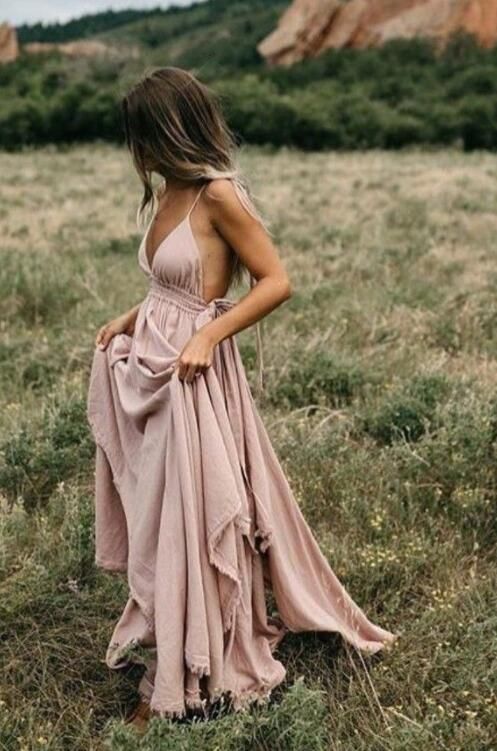 Reformation Wedding, Pink Spaghetti, Look Boho Chic, Evening Dress Long, Prom Dresses Long Pink, Mode Hippie, V Neck Prom Dresses, Estilo Hippie, Mode Boho