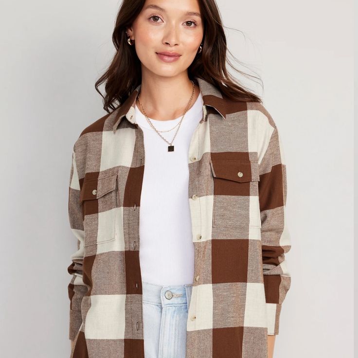 Nwt Old Navy Loose Flannel Boyfriend Shirt Color: Desert Floor Spread Collar Long Sleeves Buttoned Cuffs Button-Patch Utility Pockets Full-Button Front Curved Hem 100% Cotton Imported Fit & Sizing Loose Fit Hits At Hip Models Are Approx. 5'9" And Wear Sizes S (4), L (12), And Xl (18) Pet And Smoke Free House Body Boyfriend, Flannel Oversized, Summer Plaid, Exaggerated Sleeves, Oversized Flannel, Artist Aesthetic, Utility Pockets, Orange Plaid, Outfit Inspiration Fall