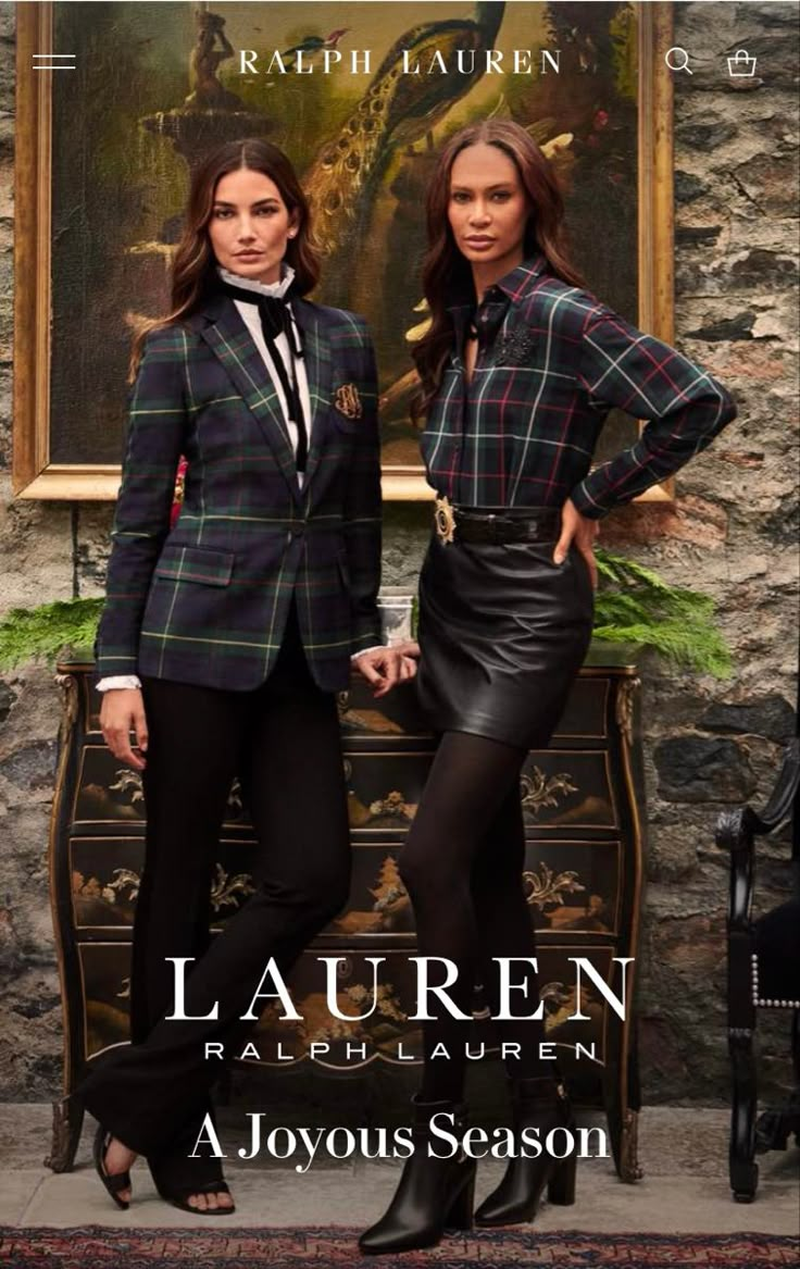 Ralf Lauren Christmas, Ralph Lauren Family Photoshoot, Ralph Lauren Style Women, Ralph Lauren Photoshoot, Ralph Lauren Campaign, Ralph Lauren Holiday, Ralph Lauren Christmas, Ralph Lauren Plaid Dress, Plaid Blazer Outfit