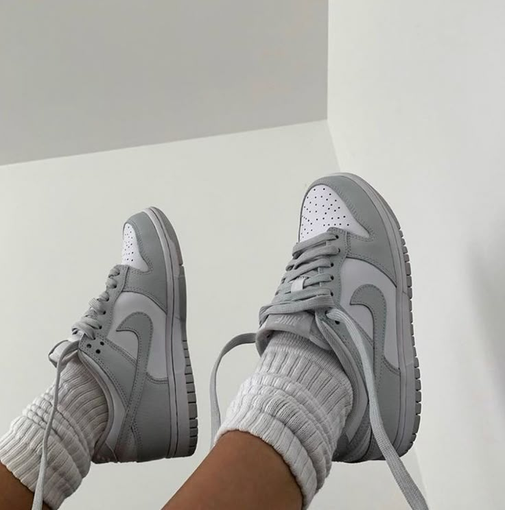 Sneaker Trend, Dr Shoes, Trendy Shoes Sneakers, Jordan Shoes Girls, Custom Nike Shoes, All Nike Shoes, Nike Shoes Jordans, Nike Air Shoes, Fresh Shoes