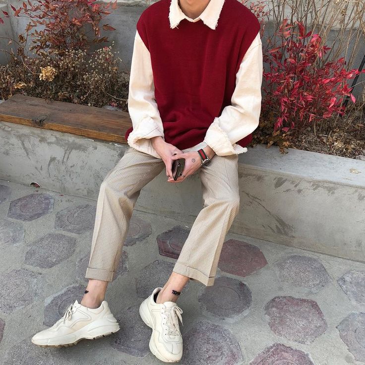 Soft Boy Outfits, Red Sweater Outfit, Christmas Outfit Men, Red And White Outfits, Sweater Outfits Men, Aesthetic Outfits Men, Street Style Outfits Men, Men Stylish Dress, Cool Outfits For Men