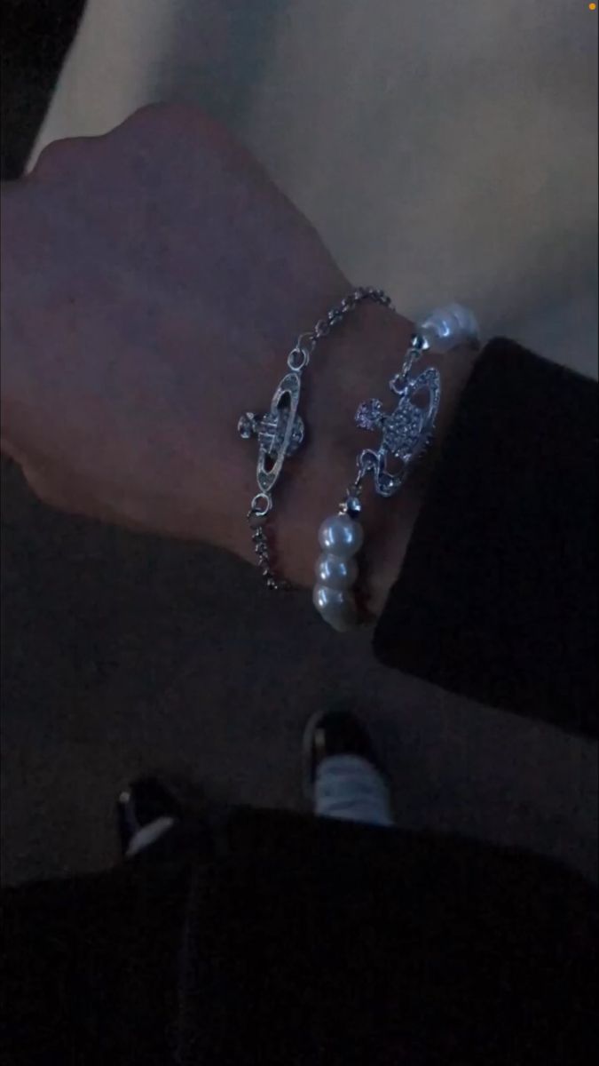 Vivienne Westwood Bracelet Aesthetic, Vivien Westwood Bracelet, Expensive Jewelry Aesthetic, Vivienne Westwood Ring, Vivienne Westwood Bracelet, Vivian Westwood, Pearls Fashion, Vivienne Westwood Jewellery, Jewelry Accessories Ideas