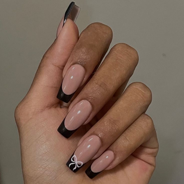 French Tip Nails With Ribbon, Bows Acrylic Nails, Black Tips On Nails, Black Bow Tie Nails, Black Tip Design Nails, Pink Bow Nails Square, Cute Pink And Red Nails, Cute Nail Ideas With Charms, Cute Nails Acrylic Black And Pink