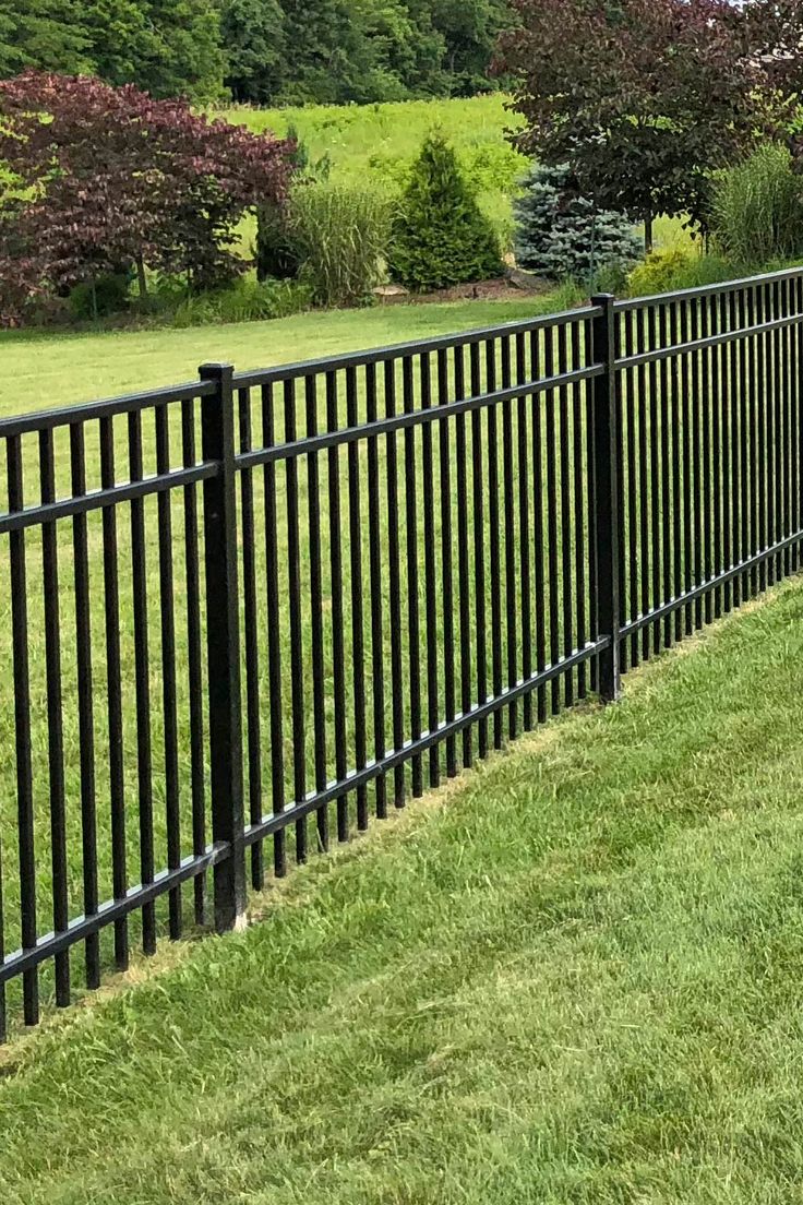 Aluminum Fence Black Fence Ideas Front Yards, Cross Fence Ideas, Black Pvc Fence, Black Aluminum Fence Front Yard, Black Fence Around Pool, Black Metal Fence Ideas, Black Metal Fencing, Modern Fencing Ideas, Pool Fences And Gates