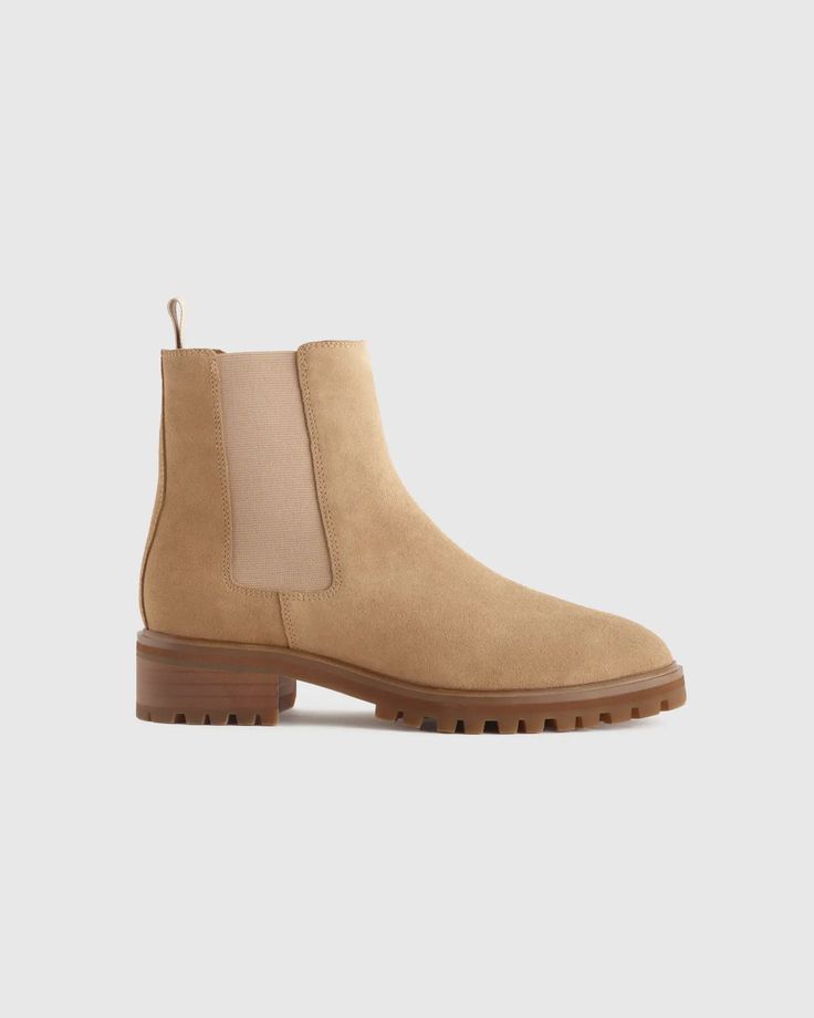 Suede Chelsea Boot Capsule Wardrobe Minimal, Winter Wishlist, Short Brown Boots, Tan Suede Boots, Autumn Shoes Women, Suede Chelsea Boots, Fall Capsule Wardrobe, Soft Summer, Leather Chelsea Boots