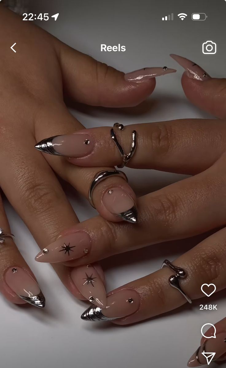 Birthday Gel Nails Ideas Sparkle, Nails Rings Aesthetic, Witchy Vibes Nails, Ateez Concert Nails, Street Nails Designs, Stargirl Nails Aesthetic, Concert Nail Designs, Lalisa Nails, Nails 2024 French