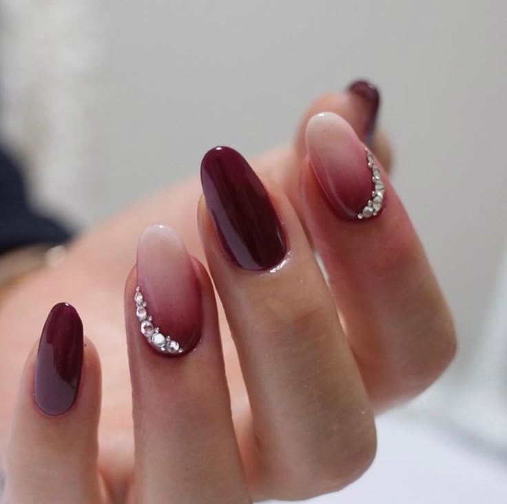 Maroon Nail Art, Maroon Nail Designs, Japanese Nail Design, Nail 2022, Nail Extensions Acrylic, Elegant Touch Nails, Bridal Nails Designs, Nail Winter, Wedding Nail Art Design