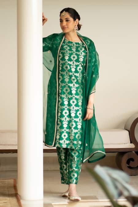 C Green Color Combination Suit, Brocket Suit Design, Brocade Kurti Design With Pants, Brocket Suit, Green Suits Women Indian, Brocade Suit Design, Green Suit Women, Brocade Kurta, Hand Embroidered Dupatta