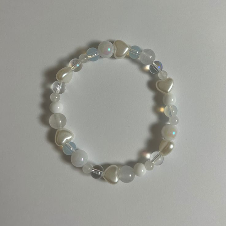 Cute Bracelet Ideas Glass Beads, Cute Bracelets Ideas Beads Simple, Bracelet Beads Design, Simple Beaded Bracelets Ideas, Glass Bead Bracelet Ideas Aesthetic, Bracelet Ideas Simple, Simple Bracelet Ideas, Bracelet Ideas Glass Beads, Gelang Manik Handmade