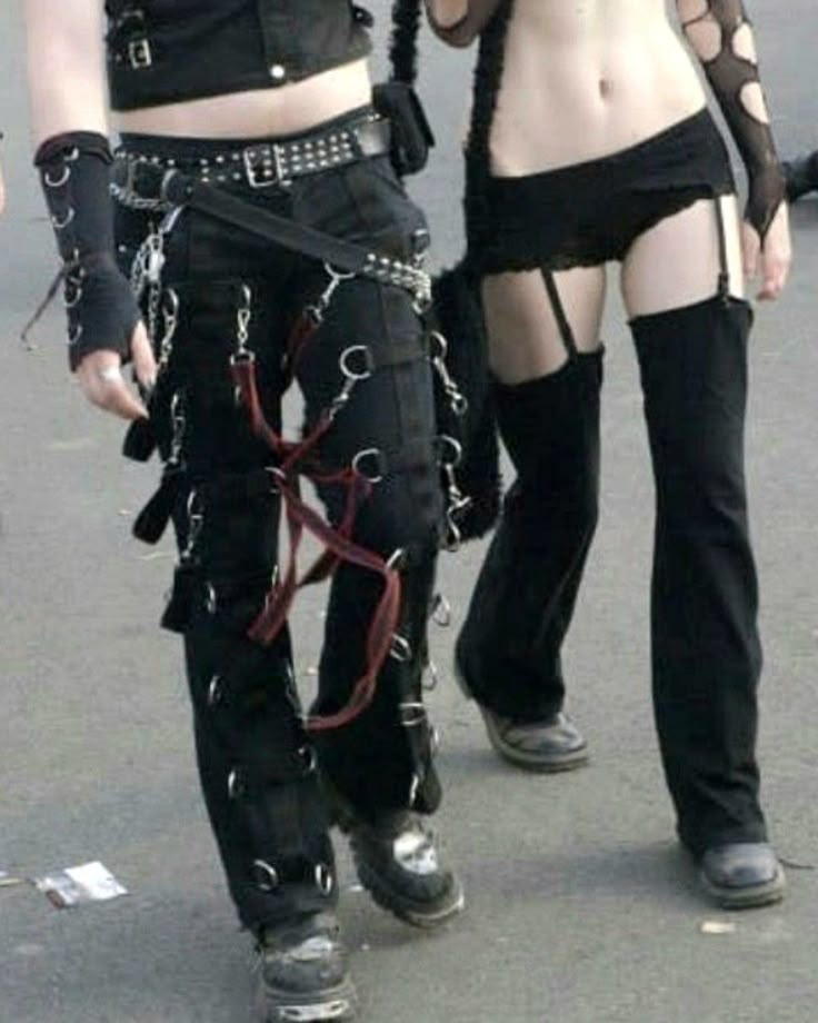 Aesthetic Boots, Boots Grunge, Punk Clothing, Alt Fashion, Cool Fits, Mall Goth, Goth Outfits, Alternative Outfits, Visual Kei