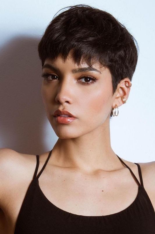 Pixie 70s Short Haircuts, 90s Pixie Cut Curly, 90s Pixie Cut Straight Hair, 80s Pixie Cut, Pixie Straight Hair, Short Feminine Hair, Pixie Haircut 90s, Straight Pixie Haircut, Pixie Haircut Straight Hair