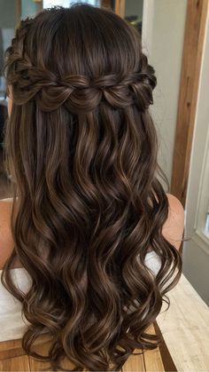 Curls With Long Hair, Hairstyle For Long Dresses, Hairstyle In Braids, Hairstyles With Curls And Braids, Easy Hairstyles For A Wedding, Hair For Prom Long, Wavy Hair Styles For Wedding, Long Curled Hairstyles For Wedding, Curls Hairstyles For Wedding