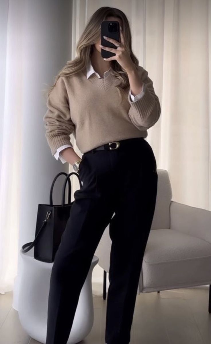 Outfit Formal Mujer, Business Professional Outfits, Lawyer Fashion, Chique Outfits, Corporate Outfits, Office Outfits Women, Business Casual Outfits For Work, Elegante Casual, Event Outfit