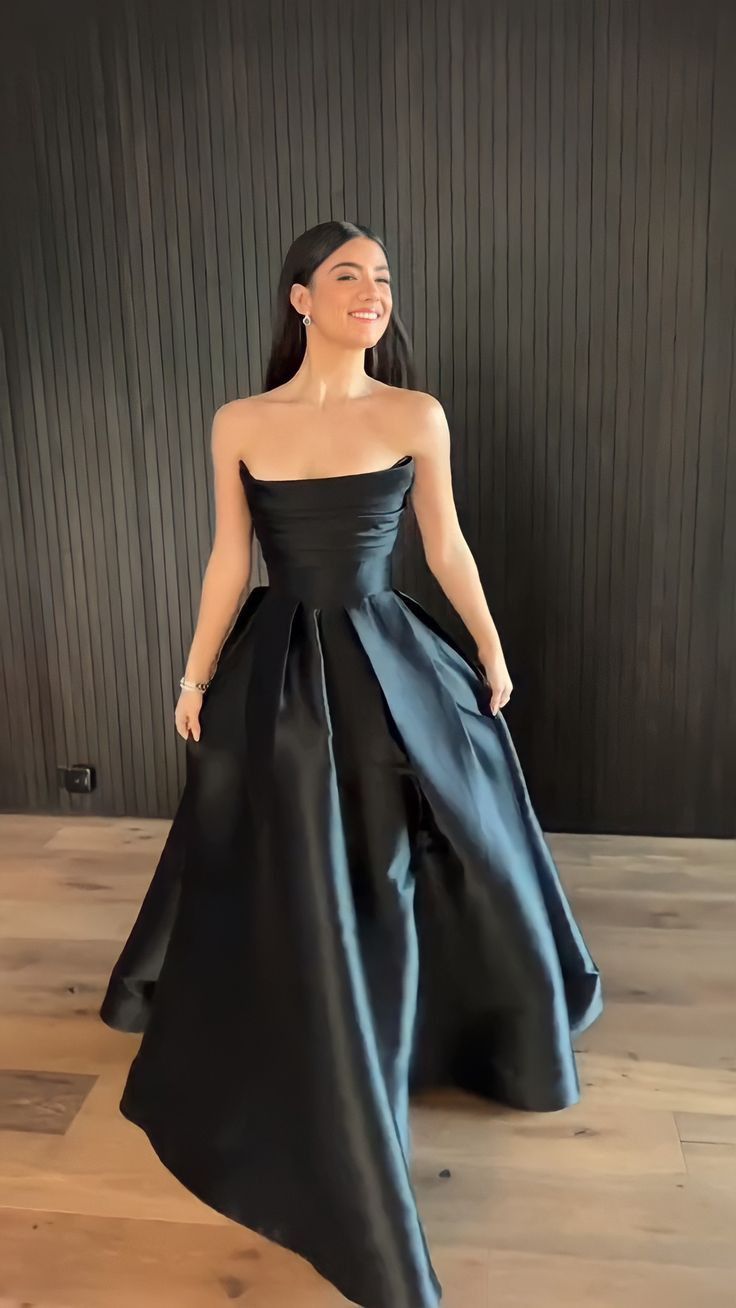 Black Satin Prom Dress, Satin Prom Dresses, Satin Evening Gown, Birthday Shoot, Prom Dress Inspiration, Cute Prom Dresses, Formal Party Dress, Pretty Prom Dresses, فستان سهرة