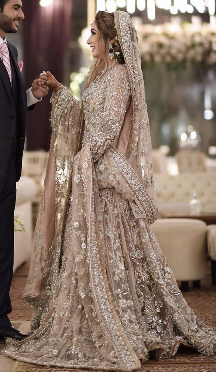 Walima Dress, Desi Wedding Dresses, Asian Bridal Dresses, Asian Wedding Dress, Wedding Dress Outfit, Latest Bridal Dresses, Bridal Dresses Pakistan, Pakistani Wedding Outfits, Bridal Dress Fashion