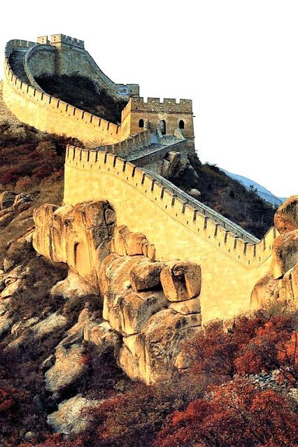 the great wall of china is built on top of some rocks