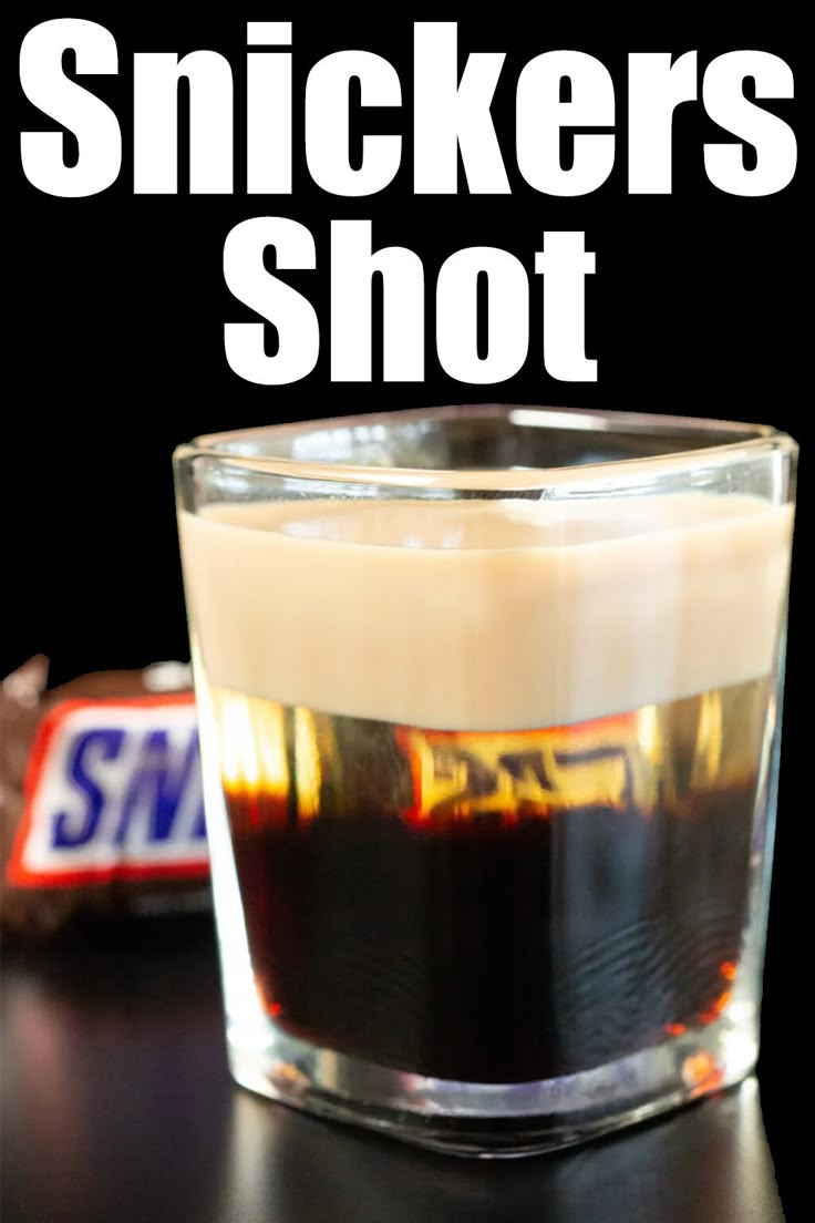 A square shot glass filled with a snickers shot that has three distinct layers. Shots Alcohol Recipes, Alcoholic Desserts, Dessert Shots, Liquor Recipes, Cocktail Drinks Alcoholic, Shots Alcohol, Mixed Drinks Alcohol, Yummy Alcoholic Drinks, Liquor Drinks