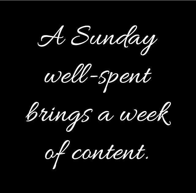 a black and white photo with the words, a sunday well spent brings a week of content