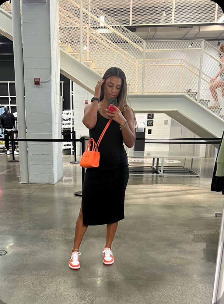 Pollen Jordan 1 Outfit Women, Aj1 Outfit Women Dress, Jordan 1 Outfit Women Classy, Dresses With Dunks Outfit, Casual Orange Dress Outfit, Dresses With Shoes Outfit, Dunk Low Dress Outfit, Jordan 1 With Dress Outfit, How To Style Orange Sneakers