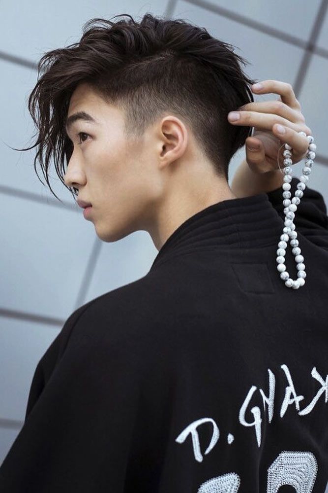 Long Two Block Haircut #twoblockhaircut #haircuts #menhaircuts ❤️ Two block haircut has blown up the fashion world, washing away the good-old undercut just like a hurricane. Dive in to see how the new Korean trend has become that big! Amazing short contrastive haircuts and medium styles with bangs and fade are here to inspire you. #lovehairstyles #hair #hairstyles #haircuts Men Long Hair Sidecut, Two Block Undercut, Masculine Medium Hair, K Pop Hairstyles Men, Undercut Haircut, Asian Men Side Part Haircut, Mens Combover Hairstyles, Disconnected Undercut Men Long, Asian Combover