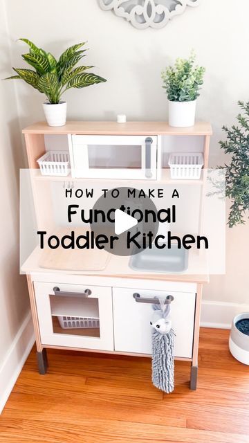 a toy kitchen with the words how to make a functional toddler kitchen on it