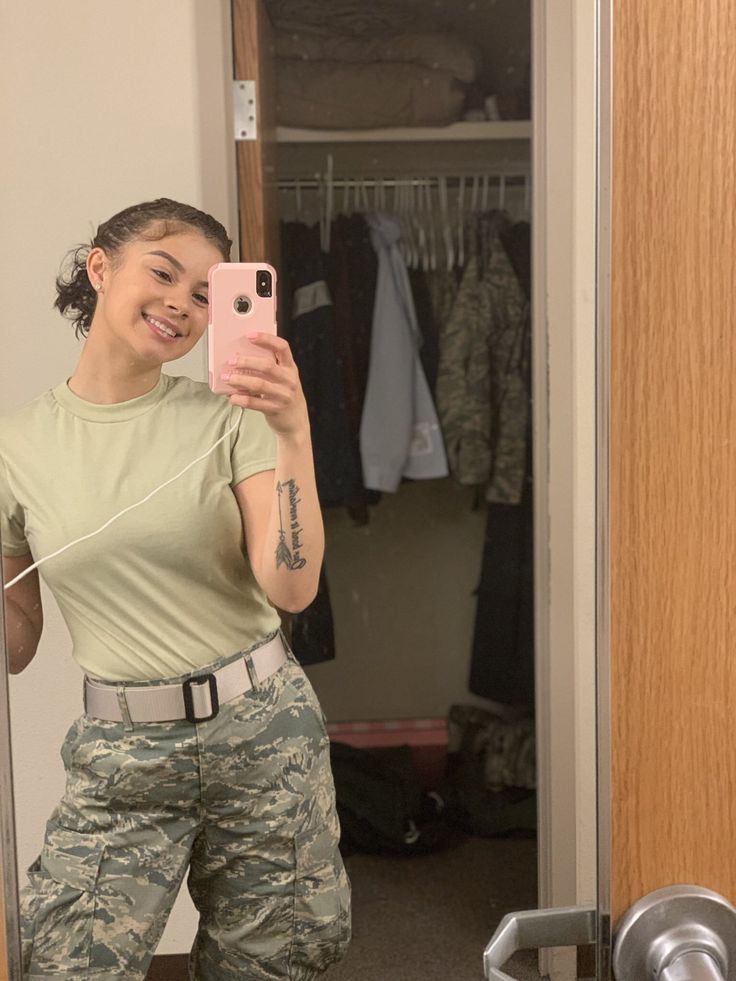 Military Girl Aesthetic Outfit, Army Woman Aesthetic, Military Aesthetic Female, Airforce Military Aesthetic, Army Cadets Aesthetic, Air Force Military Women, Military Woman Aesthetic, Army Women Female Marines, Army Girl Aesthetic